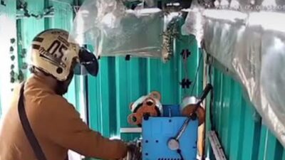 Terekam CCTV: Seorang Pencuri Bobol Lapak Es Teh