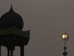 Kubah Masjid Agung Sukoharjo Ambruk Akibat Angin Kencang