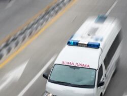 Ambulans Sulit Terobos Kerumunan Haul di Solo saat Antar Pasien Stroke