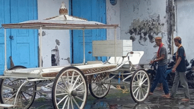 Kereta Pusaka Berusia