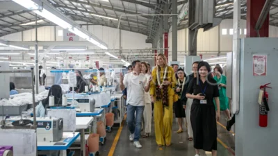 Perempuan Kerajaan dan PBB Sambangi Pabrik Garmen Sragen