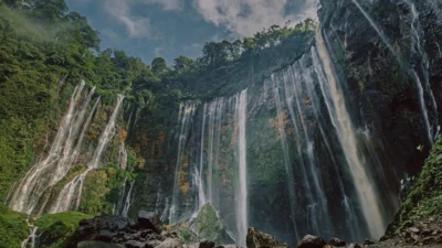 Tragedi di Grojogan Sewu, Satu Wisatawan Tewas Usai Tersapu Air Bah