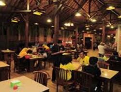 8 Rekomendasi Tempat Makan Malam Lezat di Pekalongan 2025