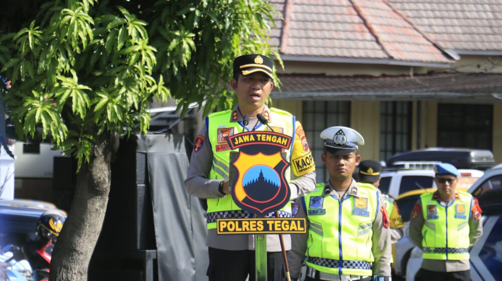 Kapolres Tegal Pimpin Apel