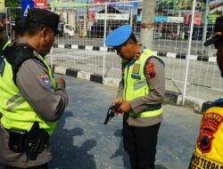 Kasi Propam Polres Tegal Laksanakan Gaktibplin di Pos Terpadu Exit Tol Adiwerna