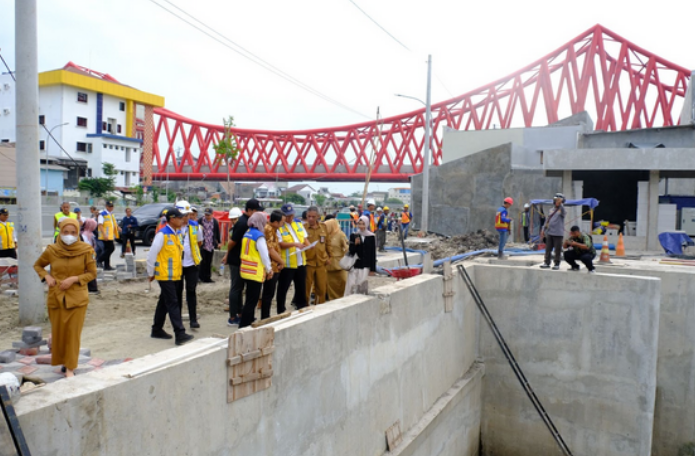 Tinjau Kolam Retensi Joglo