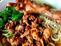 8 Mie Ayam Enak di Solo, Rasanya Nagih untuk Semua Selera