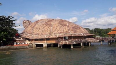 7 Pantai di Jepara, Bagus dan Recommended untuk Libur Nataru