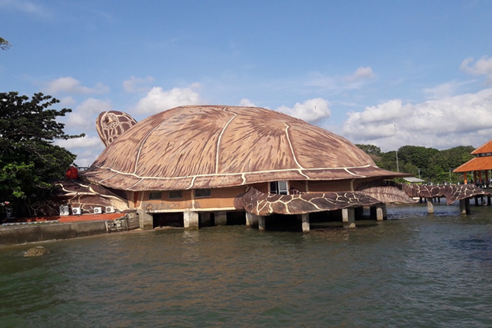 Pantai di Jepara yang bagus dan recommended untuk libur Nataru