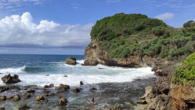 Pantai terdekat dari Solo yang indah mengagumkan