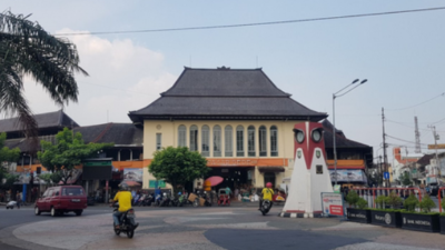 Pilihan Kuliner Hangat di Pasar Gede Solo Saat Musim Hujan