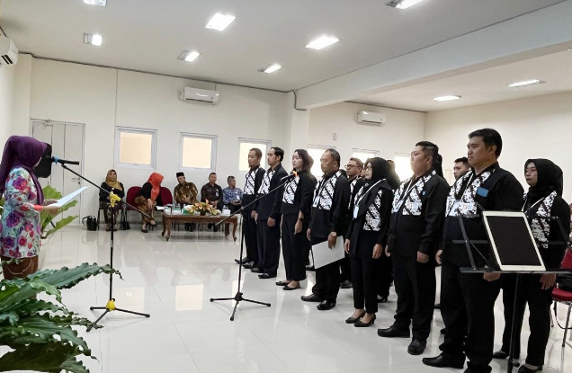 Pengurus Dan Anggota Komite Ekonomi Kreatif