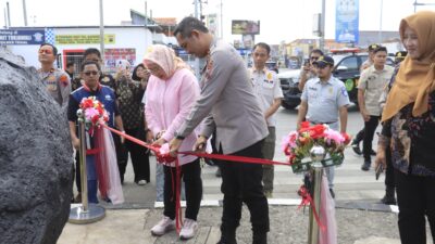 Kapolres Tegal Resmikan Patung Robot 