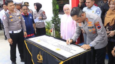 Kapolres Tegal Resmikan Patung Robot