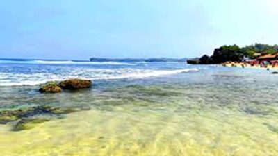 Rekomendasi Wisata Pantai Sekitar Solo, Pesona Alam 2025!