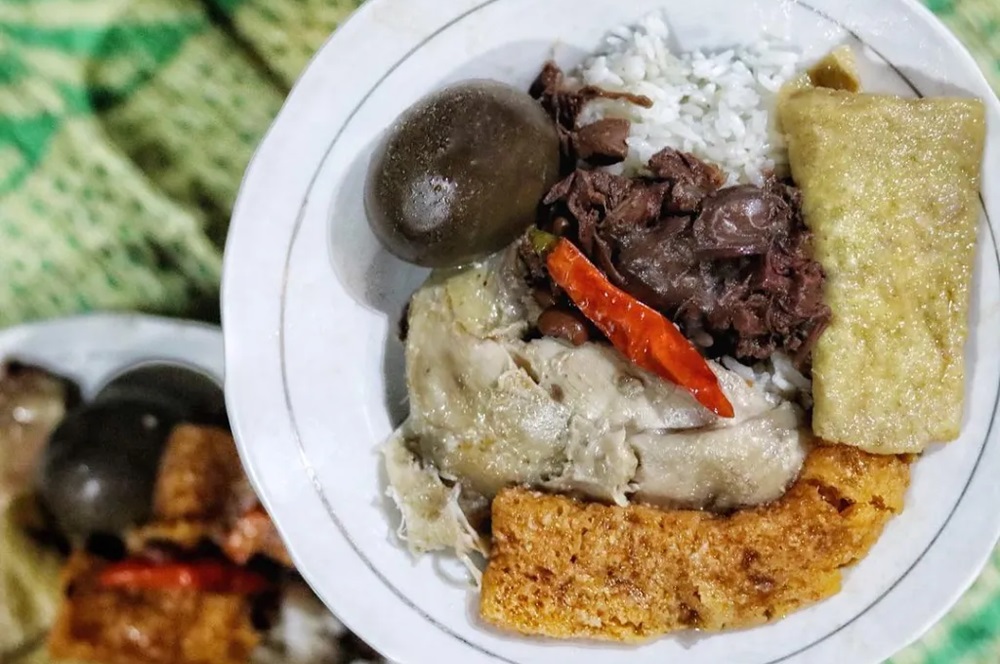 Tempat kuliner gudeg di Solo yang terkenal enak