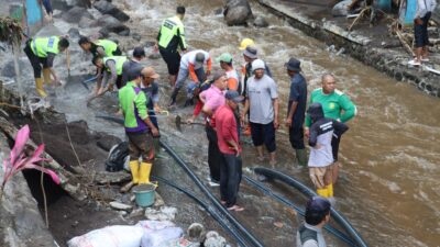 Tim Siaga Bencana Bhayangkara Polres Tegal Laksanakan Gotong Royong
