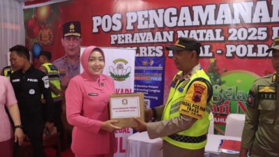 Kapolres Tegal Bersama Ibu Bhayangkari