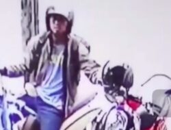Aksi Warga Tangkap dan Hajar Pencuri Helm di Solo Baru