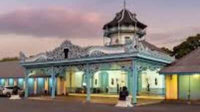 LDA Tempuh Jalur Hukum Usai Gembok Pintu Keraton Solo Diganti