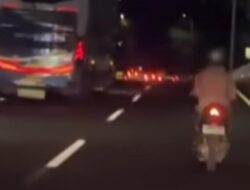 Dua Motor Nekat Nyelonong Menuju Tol Srondol Viral